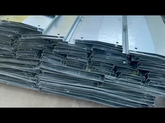 Plateau de câbles robustes personnalisable avec rainure de ventilation flexible