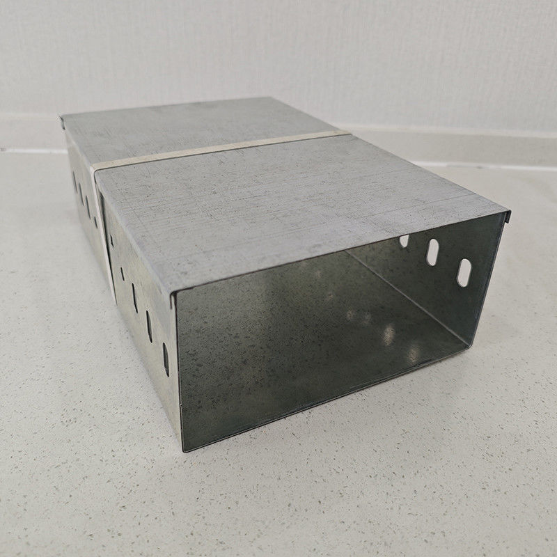Plateau de câbles en argent solide avec une capacité de charge résistante au feu élevée en fonction de la taille