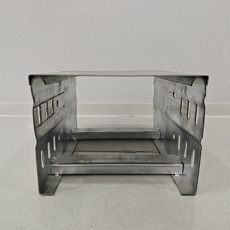 Plateau de câbles en argent inoxydable ventilé ISO9001 Facile à installer Résistant à la corrosion