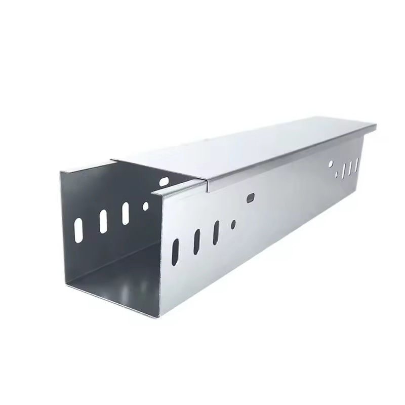 Plateau de câbles galvanisés résistant à la corrosion avec roulement et accessoires personnalisés pour une installation facile