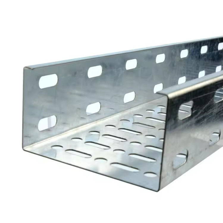 Plateau de câble solide / perforé galvanisé en argent pour l'installation personnalisée sur le mur / le sol
